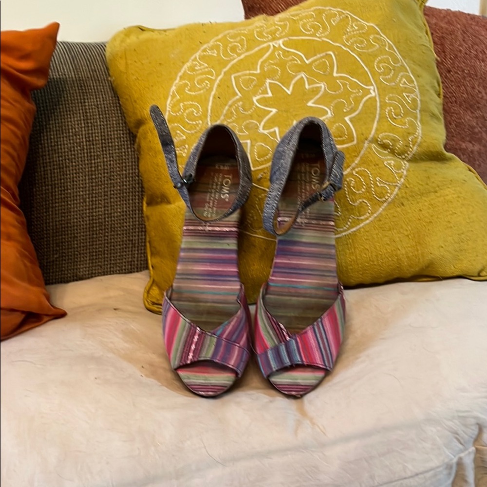 Tom’s Pink and Purple Heels with Striking Design
